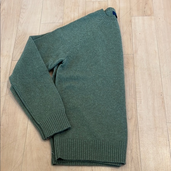 J. Crew 🫒Green Crewneck Sweater Large Weight Knit - Picture 7 of 8